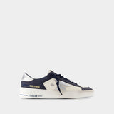 Stardan Sneakers - Golden Goose Deluxe Brand - Leather - White