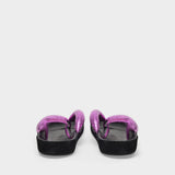 Olanie Sandals in Fuchsia Leather