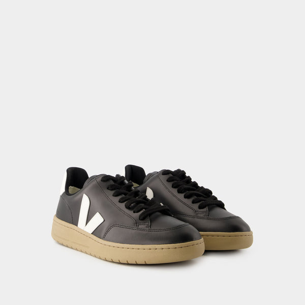 V-12 Sneakers - Veja - Leather - Black/White