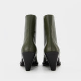 Eclair Zipper Boots in Khaki Leather