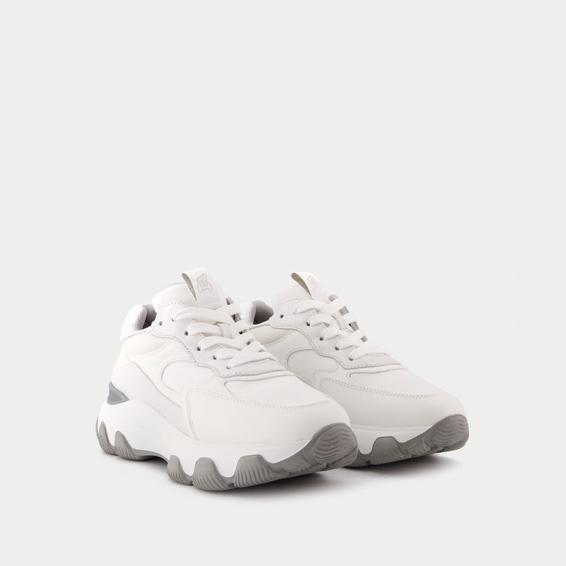 Hyperactive Allacciato Sneakers in White Leather