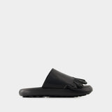 Pelotas Flota Sandals - Camper - Leather - Black